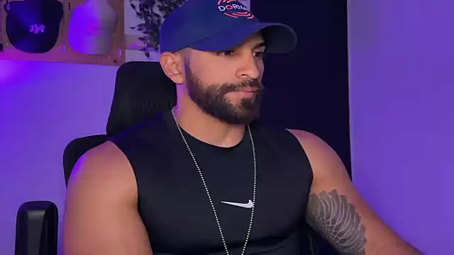 SamDornan51 online show from March 17, 2:27 am