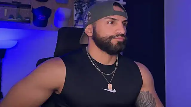 SamDornan51 online show from April 15, 1:45 am