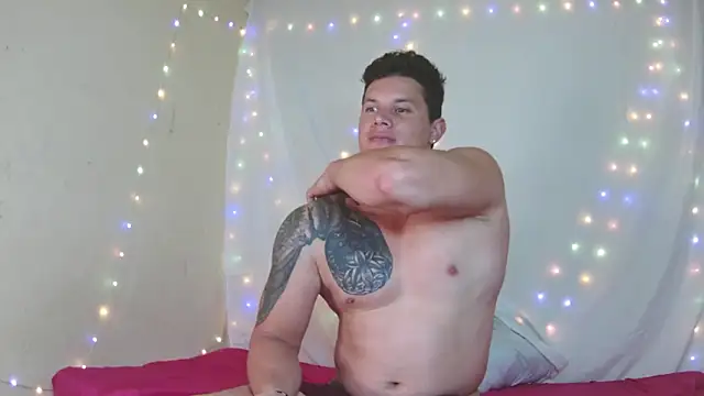 Snapshot of Eternalfuego chatting on February 9, 5:11 am Eternalfuego online show from February 9, 5:11 am