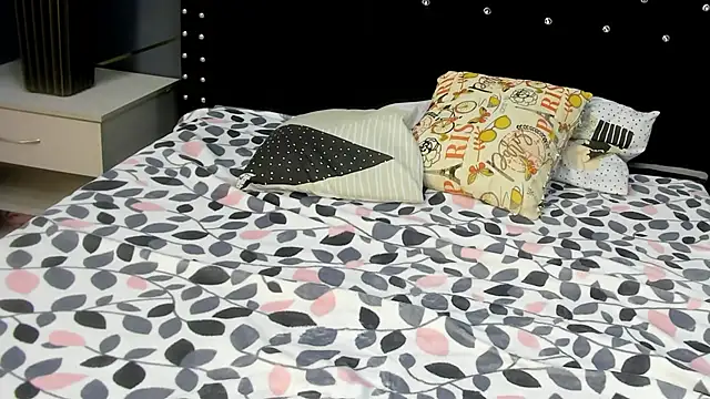 Ambar Cortes online show from February 24, 2:59 pm