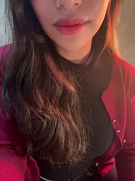 Snapshot of QuynhAnh_2k1 chatting on February 9, 7:34 am QuynhAnh 2k1 online show from February 9, 7:34 am