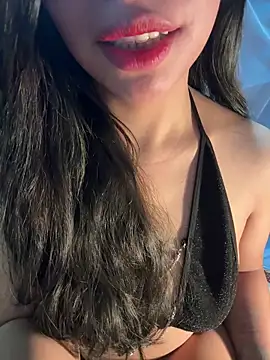 Snapshot of QuynhAnh_2k1 chatting on February 23, 9:28 am QuynhAnh 2k1 online show from February 23, 9:28 am