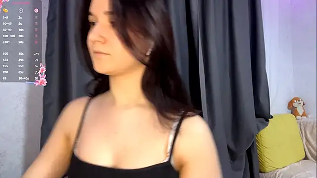 Snapshot of elaravoss chatting on February 5, 2:43 pm elaravoss online show from February 5, 2:43 pm