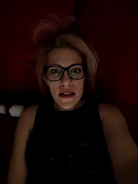 Snapshot of PolomaAndBobo chatting on February 8, 1:31 am PolomaAndBobo online show from February 8, 1:31 am