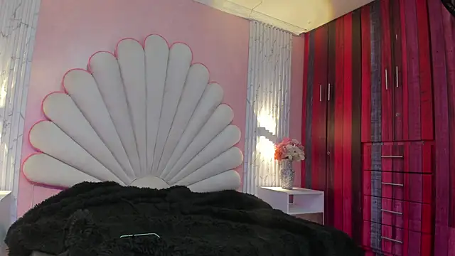 Kateemos online show from February 10, 1:15 pm