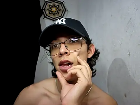 Snapshot of SolRakOF chatting on February 13, 5:25 am SolRakOF online show from February 13, 5:25 am