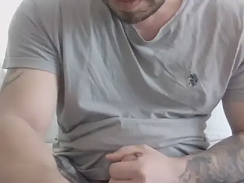 Snapshot of hessds34 chatting on February 11, 11:48 am hessds34 online show from February 11, 11:48 am