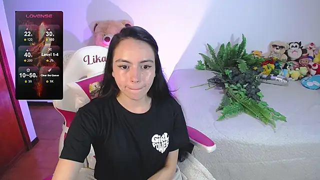 Snapshot of lika_little0 chatting on February 8, 1:31 am lika little0 online show from February 8, 1:31 am