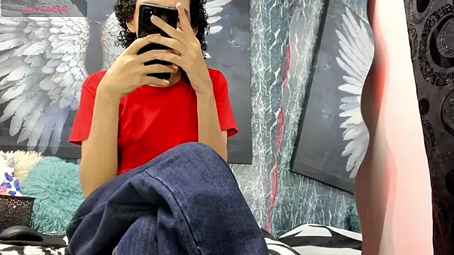 Snapshot of sexyboys_cutexx18 chatting on April 8, 8:20 pm sexyboys cutexx18 online show from April 8, 8:20 pm