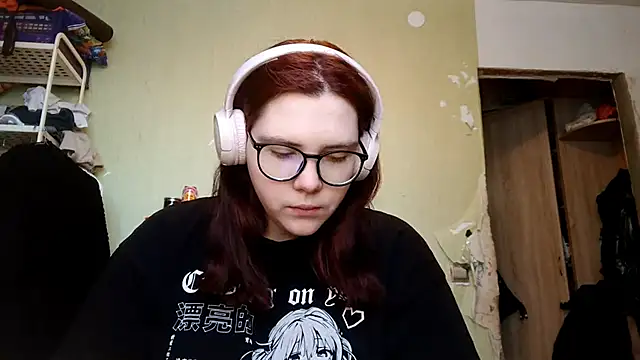 Snapshot of VannessaDillenbeck chatting on February 6, 9:23 am VannessaDillenbeck online show from February 6, 9:23 am