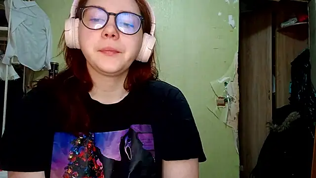 Snapshot of VannessaDillenbeck chatting on February 27, 6:24 am VannessaDillenbeck online show from February 27, 6:24 am