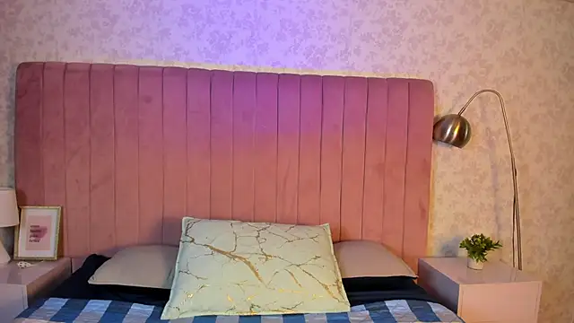 Snapshot of Katiawilson chatting on February 11, 1:16 pm Katiawilson online show from February 11, 1:16 pm