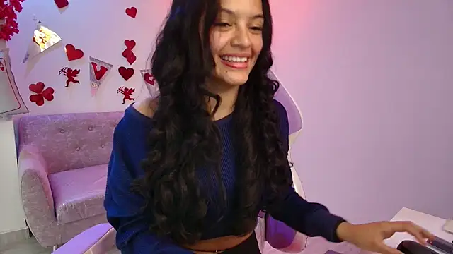 Snapshot of Maddie_T18 chatting on February 11, 11:48 am Maddie T18 online show from February 11, 11:48 am