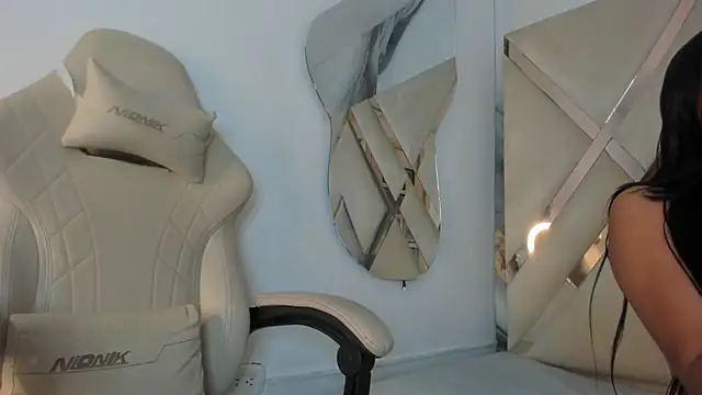 honeyhtx online show from May 17, 12:23 pm