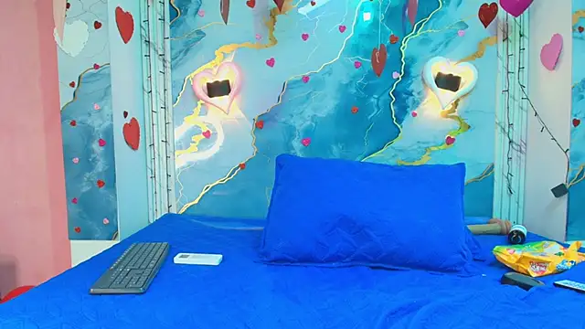 Snapshot of crystal_love08 chatting on February 6, 7:17 pm crystal love08 online show from February 6, 7:17 pm