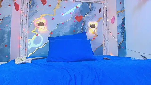 Snapshot of crystal_love08 chatting on February 24, 7:23 pm crystal love08 online show from February 24, 7:23 pm