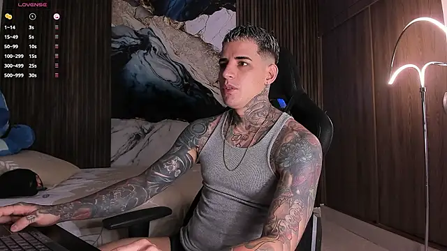 Snapshot of trisstann_ chatting on February 21, 5:14 pm trisstann online show from February 21, 5:14 pm