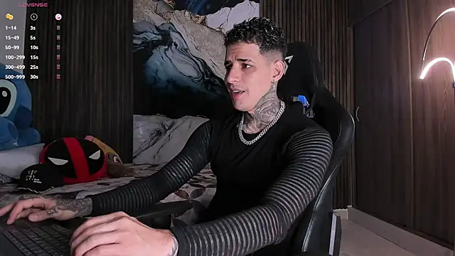 trisstann  online show from April 7, 4:29 pm