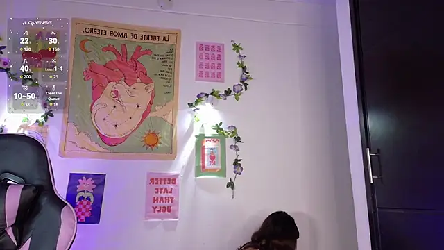 emicute  online show from February 14, 3:20 pm