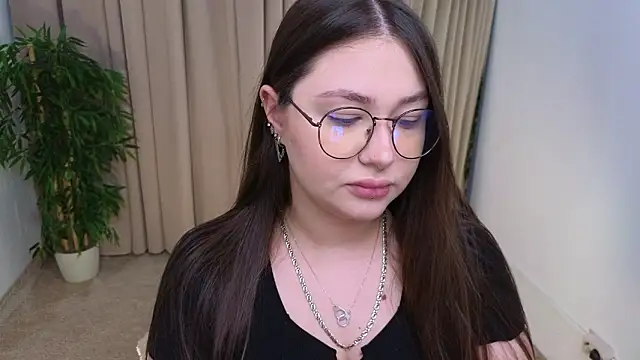 Snapshot of vanessaparadiza chatting on February 20, 2:39 pm vanessaparadiza online show from February 20, 2:39 pm