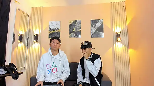 DesiresOfOlympus  online show from April 13, 8:03 pm