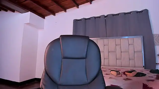 Snapshot of basima_haik chatting on February 4, 2:50 am basima haik online show from February 4, 2:50 am