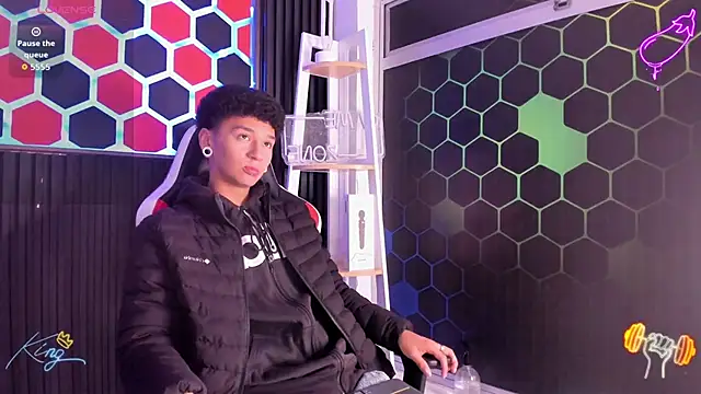 David Banks  online show from April 16, 12:39 pm