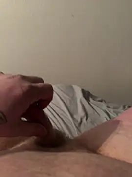 Snapshot of arcticman103 chatting on February 24, 1:47 am arcticman103 online show from February 24, 1:47 am