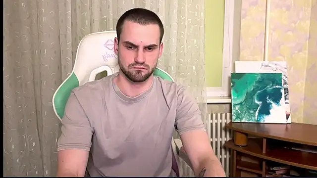 Snapshot of Cari__ chatting on February 4, 6:58 pm Cari online show from February 4, 6:58 pm