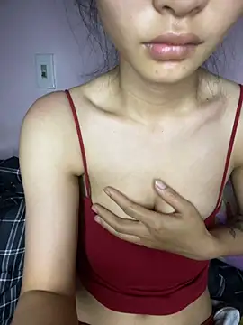 Snapshot of siting00 chatting on February 8, 12:36 am siting00 online show from February 8, 12:36 am