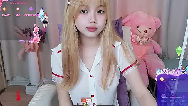 Snapshot of -Anya-666- chatting on March 2, 8:15 pm -Anya-666- online show from March 2, 8:15 pm