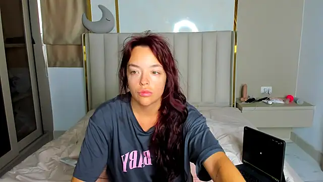 Snapshot of stellaa_quenn chatting on July 16, 12:05 am stellaa quenn online show from July 16, 12:05 am