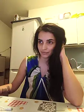 Snapshot of SoniaMoonnnnn chatting on April 21, 7:17 pm SoniaMoonnnnn online show from April 21, 7:17 pm