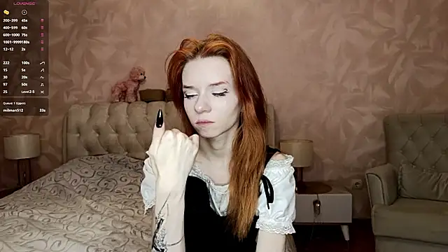 Snapshot of TarynPalek chatting on February 28, 8:26 am TarynPalek online show from February 28, 8:26 am