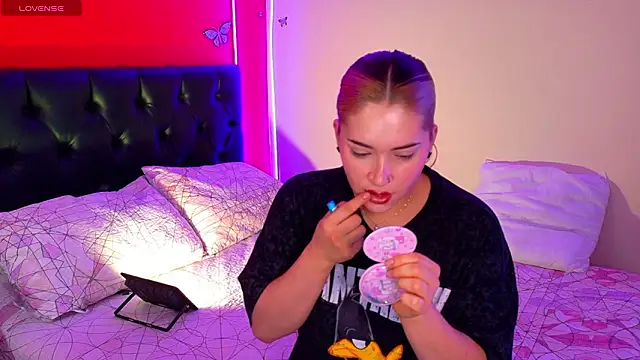 Snapshot of Arytits chatting on February 19, 11:06 am Arytits online show from February 19, 11:06 am