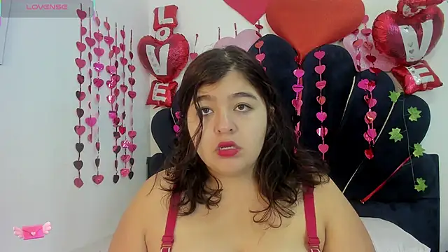 Snapshot of dahlialee chatting on February 7, 1:15 pm dahlialee online show from February 7, 1:15 pm