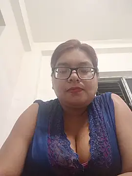 Elie Hallway online show from June 14, 6:43 pm