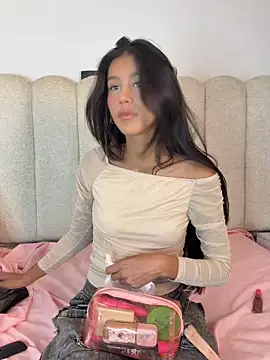 Abi dolll online show from April 17, 1:36 pm