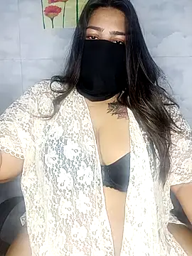 Cute G online show from April 18, 7:07 pm