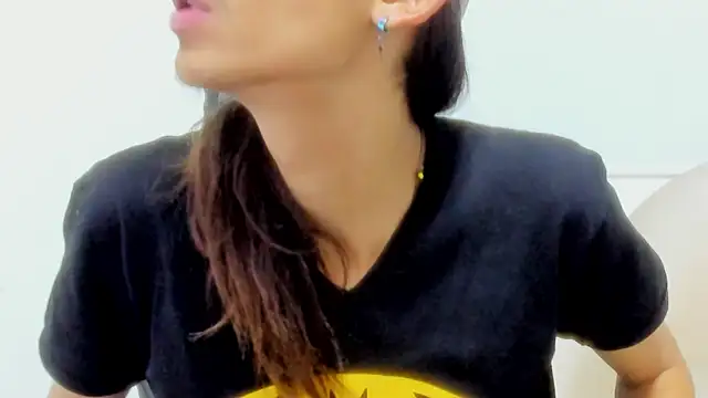 Snapshot of Noha-Smith chatting on March 1, 4:47 am Noha-Smith online show from March 1, 4:47 am