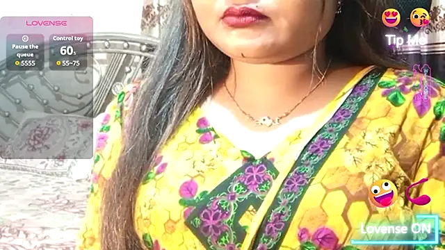 Nusrat Faria online show from July 15, 1:11 am