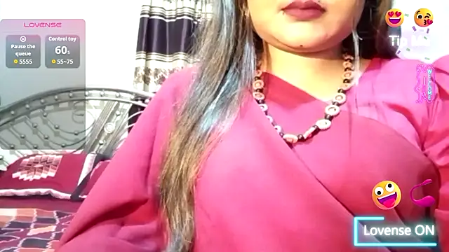 Nusrat Faria online show from July 28, 10:09 pm