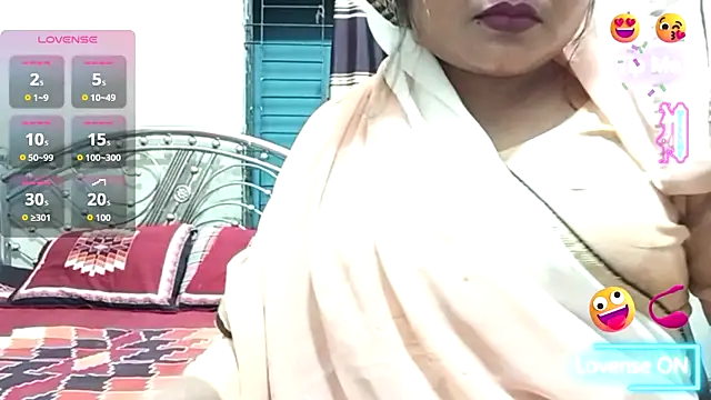 Nusrat Faria online show from July 31, 10:20 pm