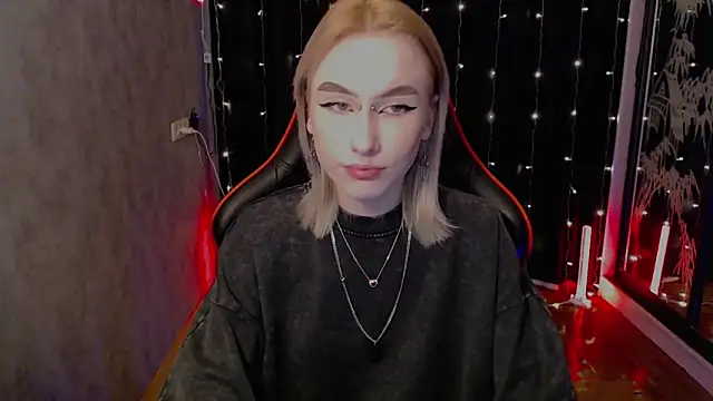 Snapshot of crybambi chatting on February 3, 5:27 am crybambi online show from February 3, 5:27 am