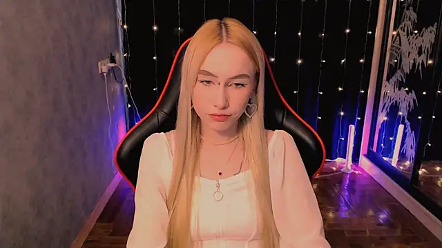 Snapshot of crybambi chatting on March 1, 8:38 am crybambi online show from March 1, 8:38 am