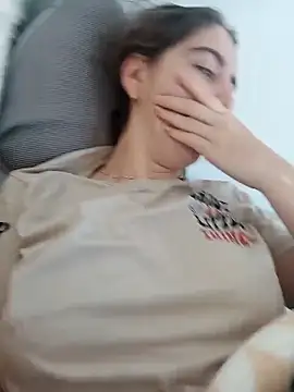 Snapshot of laparejaideal08 chatting on February 12, 10:32 am laparejaideal08 online show from February 12, 10:32 am