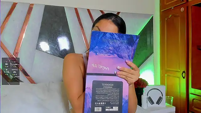 Snapshot of isa_kolins chatting on February 19, 2:35 pm isa kolins online show from February 19, 2:35 pm