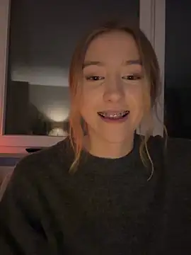 Snapshot of romyxxs chatting on January 31, 11:25 pm romyxxs online show from January 31, 11:25 pm