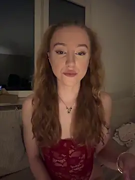 Snapshot of romyxxs chatting on February 5, 10:47 pm romyxxs online show from February 5, 10:47 pm