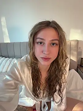 romyxxs online show from April 14, 5:19 pm